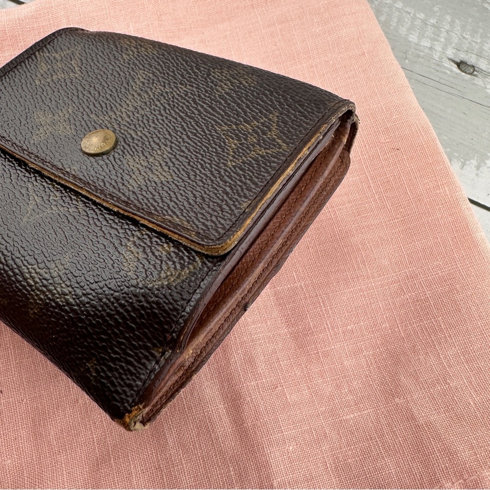 AUTHENTIC Louis Vuitton vintage Monogram Elise canvas wallet. - Picture 7 of 14